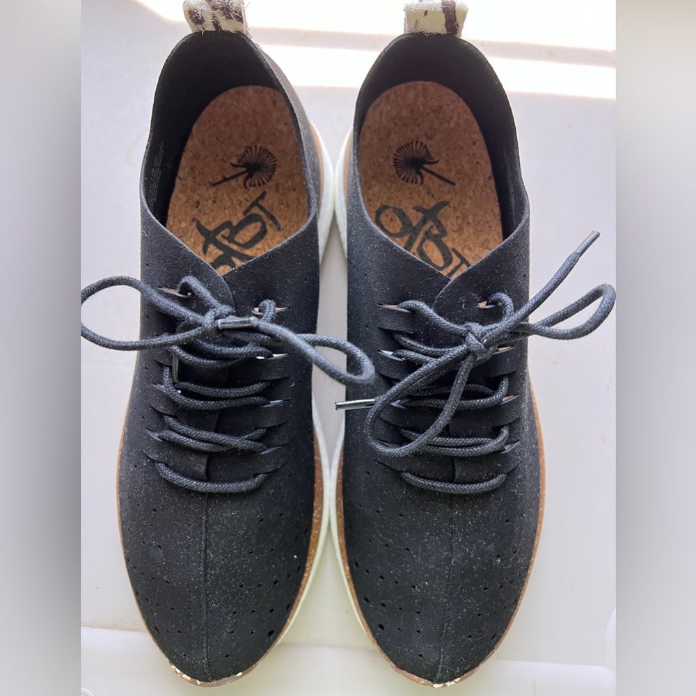 OTBT sneakers